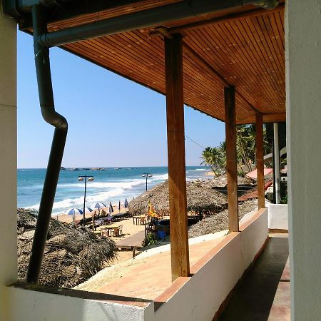 Sunnys Beach Guest House Хиккадува Экстерьер фото