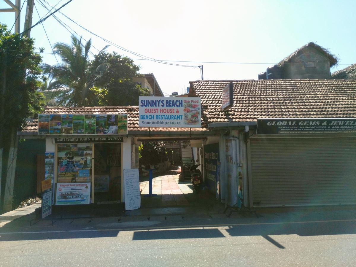 Sunnys Beach Guest House Хиккадува Экстерьер фото