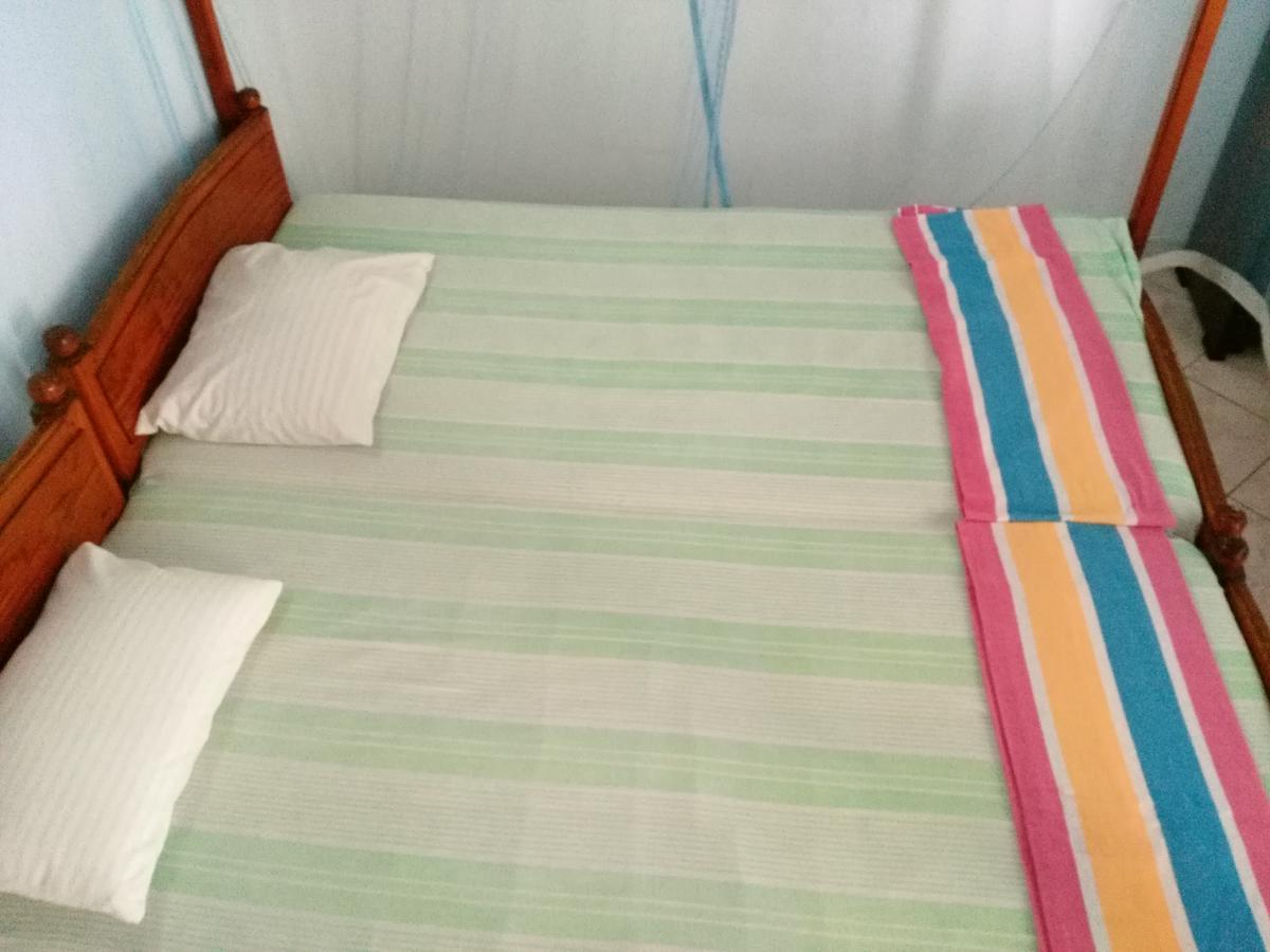 Sunnys Beach Guest House Хиккадува Экстерьер фото