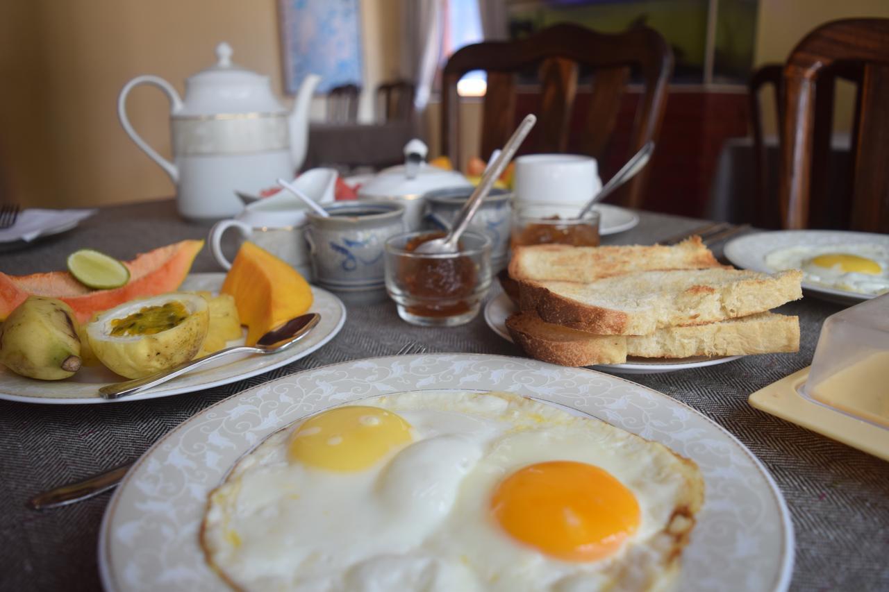 Sunnys Beach Guest House Хиккадува Экстерьер фото